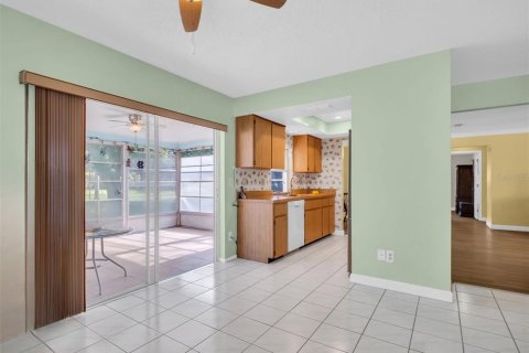 House in Palm Harbor, Florida 2 bedrooms, 123.56 sq.m. № 1653877 - photo 3
