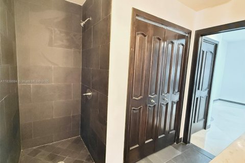 Снять в аренду кондоминиум в Майами, Флорида 1 спальня, 84.73м2, № 1958547 - фото 7