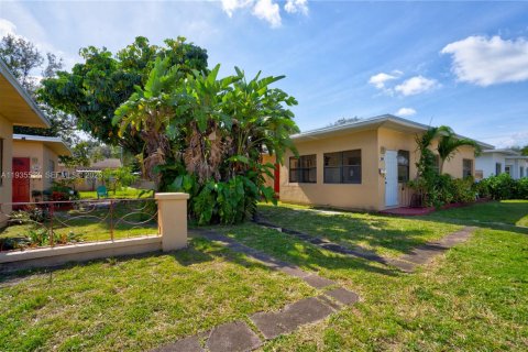Apartment in Miami, Florida 3 bedrooms, 83.61 sq.m. № 2152550