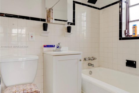 Apartment in Miami, Florida 3 bedrooms, 83.61 sq.m. № 2152550 - photo 13
