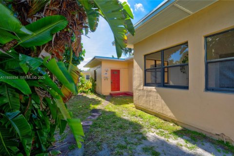 Apartment in Miami, Florida 3 bedrooms, 83.61 sq.m. № 2152550 - photo 2