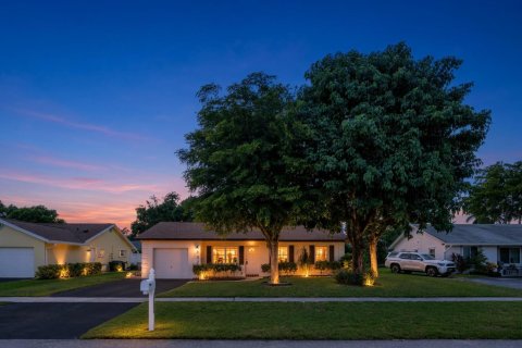 Villa ou maison à Boca Raton, Floride 3 chambres, 100.98 m2 № 2429967