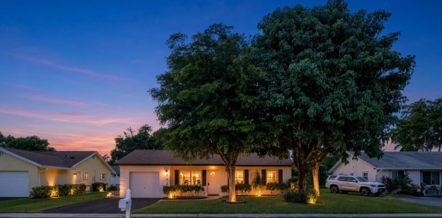 Villa ou maison à Boca Raton, Floride 3 chambres, 100.98 m2 № 2429967