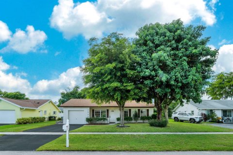 Villa ou maison à vendre à Boca Raton, Floride: 3 chambres, 100.98 m2 № 2429967 - photo 2