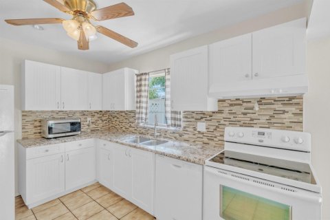 Villa ou maison à vendre à Boca Raton, Floride: 3 chambres, 100.98 m2 № 2429967 - photo 12