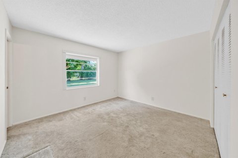 Villa ou maison à vendre à Boca Raton, Floride: 3 chambres, 100.98 m2 № 2429967 - photo 21