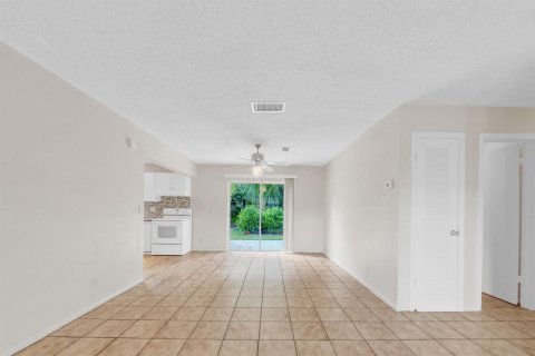 Villa ou maison à vendre à Boca Raton, Floride: 3 chambres, 100.98 m2 № 2429967 - photo 16