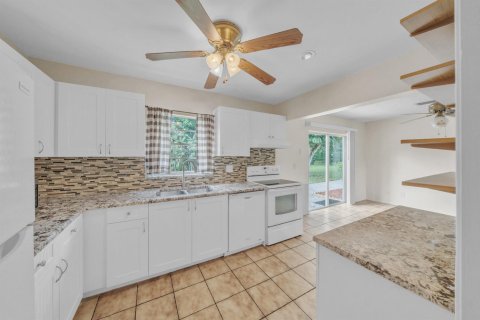 Villa ou maison à vendre à Boca Raton, Floride: 3 chambres, 100.98 m2 № 2429967 - photo 14