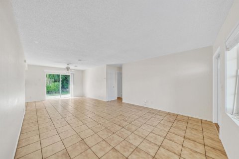 Villa ou maison à vendre à Boca Raton, Floride: 3 chambres, 100.98 m2 № 2429967 - photo 7