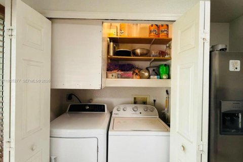 Casa en venta en Doral, Florida, 3 dormitorios, 119.84 m2 № 1993399 - foto 10