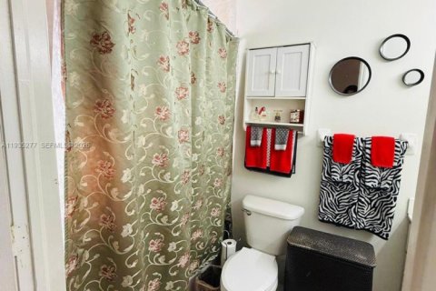 Casa en venta en Doral, Florida, 3 dormitorios, 119.84 m2 № 1993399 - foto 19