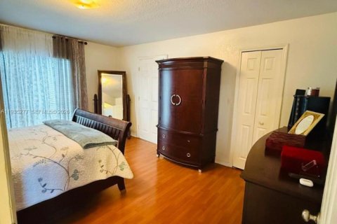 Casa en venta en Doral, Florida, 3 dormitorios, 119.84 m2 № 1993399 - foto 13