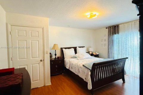 Casa en venta en Doral, Florida, 3 dormitorios, 119.84 m2 № 1993399 - foto 11