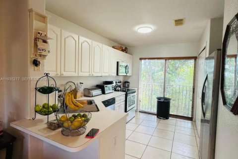 Casa en venta en Doral, Florida, 3 dormitorios, 119.84 m2 № 1993399 - foto 8