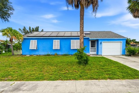 Casa en Port Charlotte, Florida 3 dormitorios, 103.68 m2 № 2324697