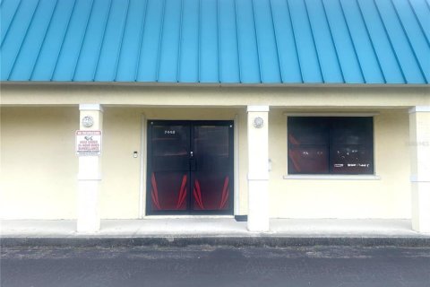 Commercial property in Saint Lucie, Florida № 2109605