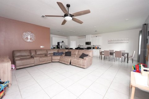 Casa en alquiler en Kissimmee, Florida, 4 dormitorios, 260.87 m2 № 1846740 - foto 11