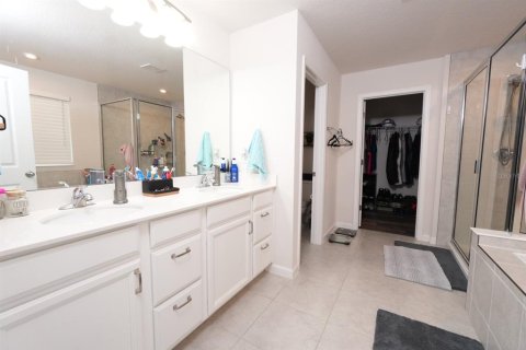 Casa en alquiler en Kissimmee, Florida, 4 dormitorios, 260.87 m2 № 1846740 - foto 25