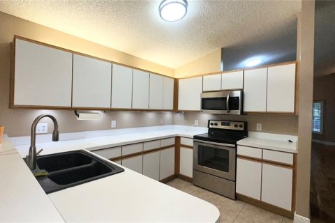 Villa ou maison à louer à Orlando, Floride: 3 chambres, 136.85 m2 № 2388688 - photo 16