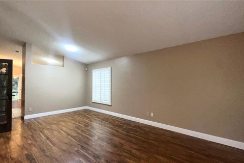 Villa ou maison à louer à Orlando, Floride: 3 chambres, 136.85 m2 № 2388688 - photo 4