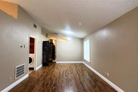 Villa ou maison à louer à Orlando, Floride: 3 chambres, 136.85 m2 № 2388688 - photo 3