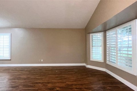 Villa ou maison à louer à Orlando, Floride: 3 chambres, 136.85 m2 № 2388688 - photo 2