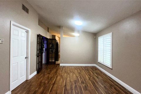 Villa ou maison à louer à Orlando, Floride: 3 chambres, 136.85 m2 № 2388688 - photo 9