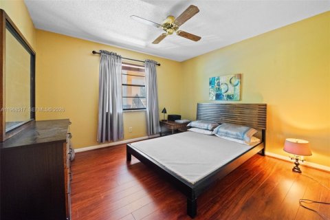 Купить кондоминиум в Тамарак, Флорида 2 спальни, 117.99м2, № 2031593 - фото 22