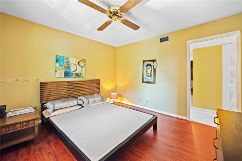 Купить кондоминиум в Тамарак, Флорида 2 спальни, 117.99м2, № 2031593 - фото 23