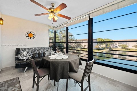 Купить кондоминиум в Тамарак, Флорида 2 спальни, 117.99м2, № 2031593 - фото 15