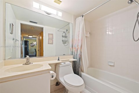 Купить кондоминиум в Тамарак, Флорида 2 спальни, 117.99м2, № 2031593 - фото 24