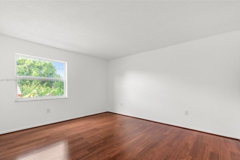 Condo in Hollywood, Florida, 2 bedrooms  № 1788491 - photo 17