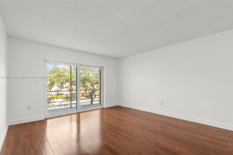 Condo in Hollywood, Florida, 2 bedrooms  № 1788491 - photo 9