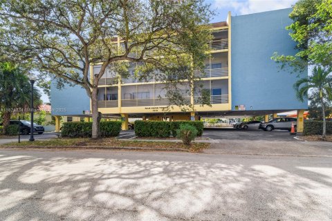 Condo in Hollywood, Florida, 2 bedrooms  № 1788491 - photo 24