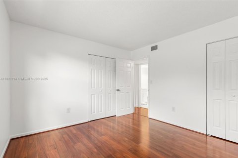 Condo in Hollywood, Florida, 2 bedrooms  № 1788491 - photo 19