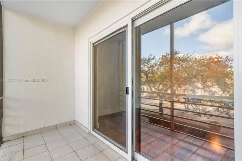 Condo in Hollywood, Florida, 2 bedrooms  № 1788491 - photo 22