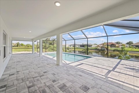 Villa ou maison à vendre à Cape Coral, Floride: 4 chambres, 197.6 m2 № 1889511 - photo 23