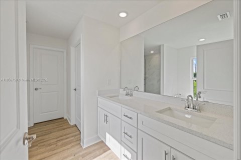 Villa ou maison à vendre à Cape Coral, Floride: 4 chambres, 197.6 m2 № 1889511 - photo 8