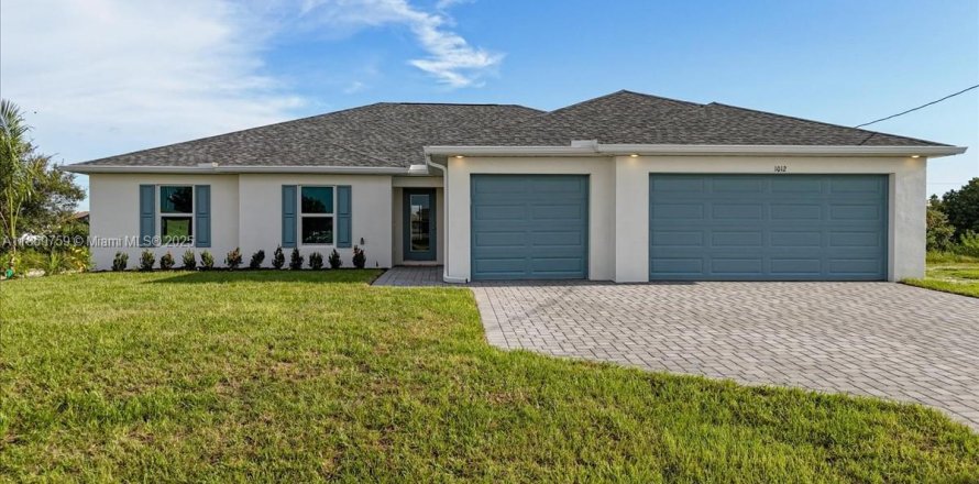 Villa ou maison à Cape Coral, Floride 4 chambres, 197.6 m2 № 1889511