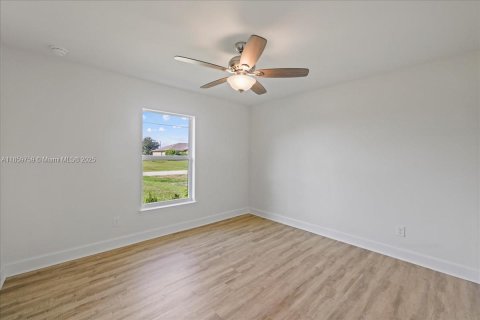 Villa ou maison à vendre à Cape Coral, Floride: 4 chambres, 197.6 m2 № 1889511 - photo 13