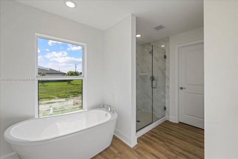 Villa ou maison à vendre à Cape Coral, Floride: 4 chambres, 197.6 m2 № 1889511 - photo 9