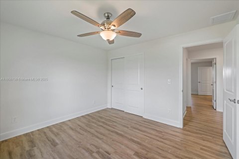 Villa ou maison à vendre à Cape Coral, Floride: 4 chambres, 197.6 m2 № 1889511 - photo 14