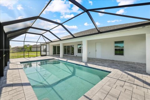 Villa ou maison à vendre à Cape Coral, Floride: 4 chambres, 197.6 m2 № 1889511 - photo 19