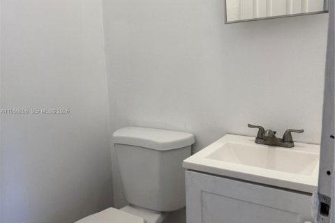 Снять в аренду квартиру в Майами, Флорида 2 спальни, 72.84м2, № 2046297 - фото 4