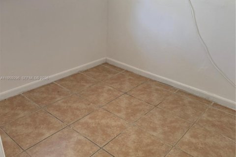 Снять в аренду квартиру в Майами, Флорида 2 спальни, 72.84м2, № 2046297 - фото 7