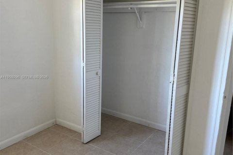 Снять в аренду квартиру в Майами, Флорида 2 спальни, 72.84м2, № 2046297 - фото 6