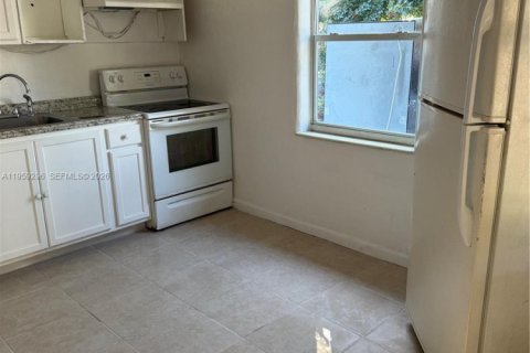Снять в аренду квартиру в Майами, Флорида 2 спальни, 72.84м2, № 2046297 - фото 9