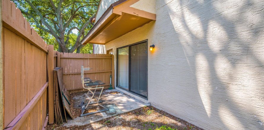 Townhouse in Clearwater, Florida 2 bedrooms, 104.05 sq.m. № 1224902