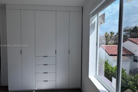 Appartement à louer à Miami Beach, Floride: 2 chambres, 74.32 m2 № 2024684 - photo 9