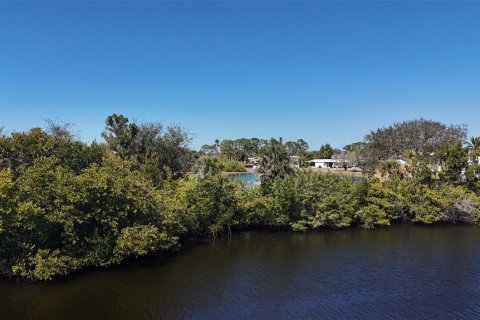 Terreno en venta en North Port, Florida № 2231971 - foto 3